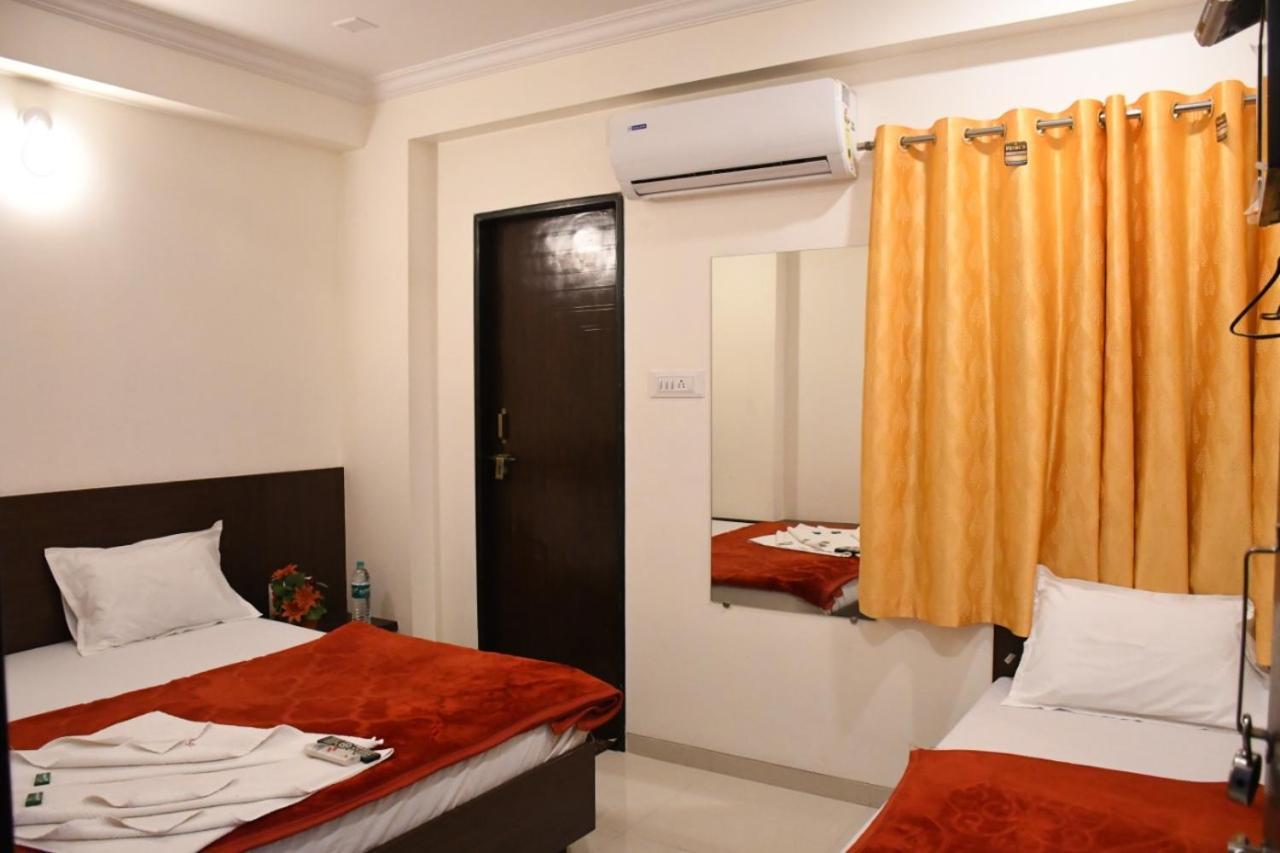 Hotel Sai Shatabdi Shirdi Exterior photo
