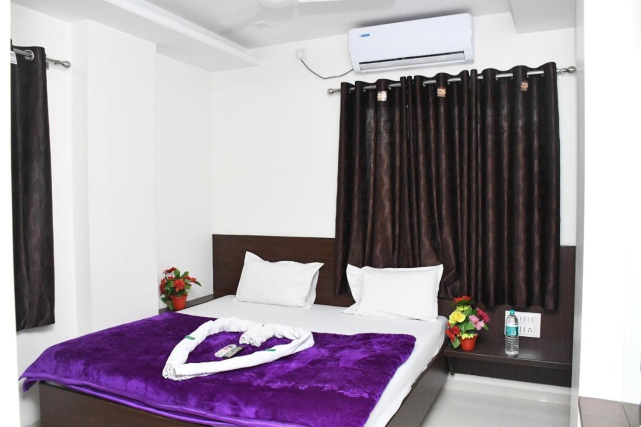 Hotel Sai Shatabdi Shirdi Exterior photo